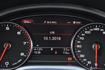 2017款奥迪A8L 4.0T自动60 TFSI quattro豪华型