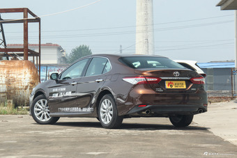 2018款凯美瑞2.0G自动豪华版