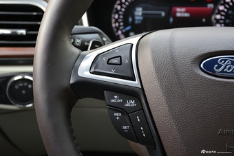 2017款蒙迪欧2.0T自动旗舰型