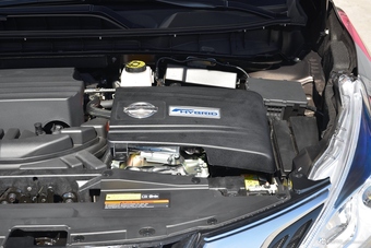 2019款楼兰2.5L自动S/C XE HEV四驱混动智联尊尚版