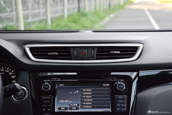 2017款逍客2.0L自动旗舰版 