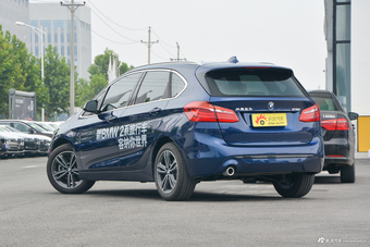 2018款宝马2系旅行车218i 1.5T自动尊享型运动套装