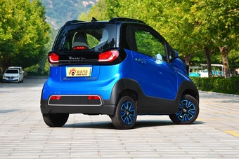 2018款宝骏E100智享版 