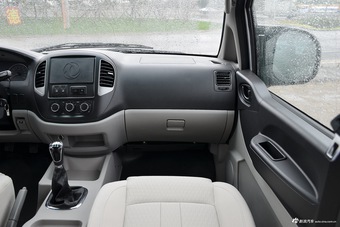 2017款东风风行菱智V3 1.5L 7座 手动标准型