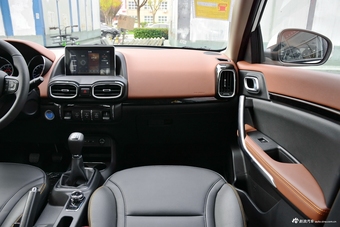 2017款风神AX4 1.6L手动潮悦型