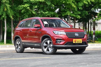 2018款长安CS75 1.5T手动雅智型