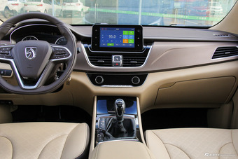 2017款宝骏730 1.5T手动豪华型7座