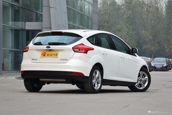 2017款福克斯两厢1.6L自动舒适型智行版 珠光白
