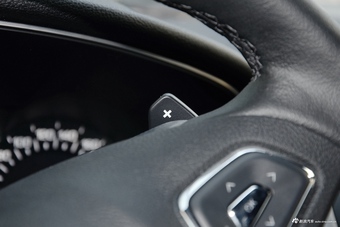 2017款林肯MKC 2.0T 两驱尊悦版（白）