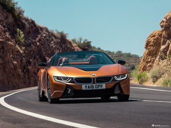 图集|宝马i8敞篷海外版发布