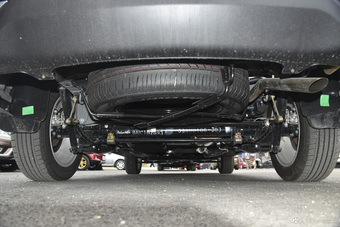 2016款北汽幻速H3F 1.5L手动尊贵型7座