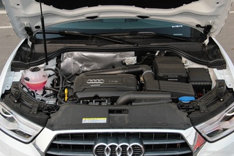 2017款奥迪Q3 2.0T自动35 TFSI时尚型