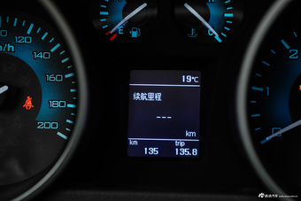 2016款萨瓦纳2.0T手动四驱汽油豪华版5座