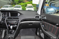 2015款猎豹CS10 2.0T手动风尚版 迪拜金