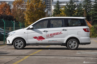 2015款北汽幻速H2 1.5L手动舒适型