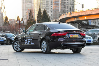 2017款捷豹XFL 2.0T自动240PS奢华版