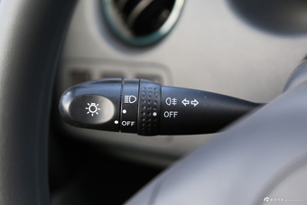 2013款雨燕1.5L自动20周年限量版