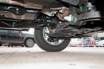 2018款北京BJ40 PLUS 2.3T自动四驱尊享版