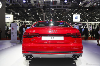 奥迪S4