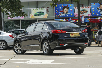 2015款众泰Z500 1.5T 手动尊贵型