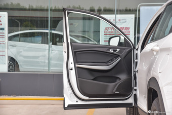 2017款瑞虎7 SPORT 1.5T自动精英版