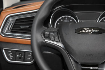 2017款众泰T300 1.5T自动尊贵型 