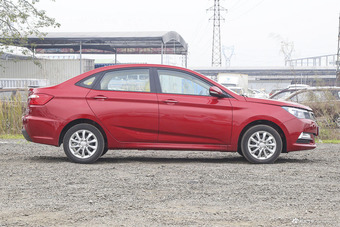 2016款悦翔V7 1.6L自动乐动型国V