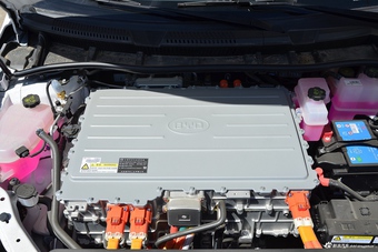 2017款比亚迪秦EV300尊享型