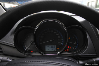 2017款威驰FS 1.5L手动锋驰版 