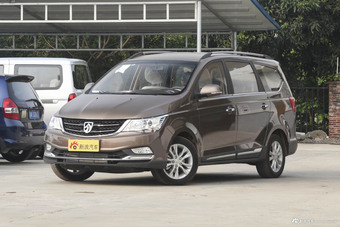 2016款宝骏730 1.5T手动舒适版 7座