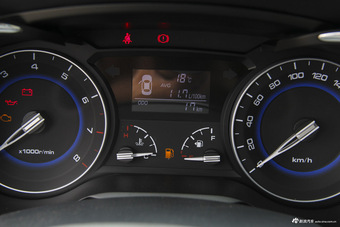 2016款悦翔V7 1.6L手动乐享型国V