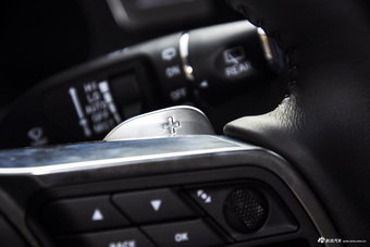 2016款众泰T600 2.0T自动旗舰型运动版