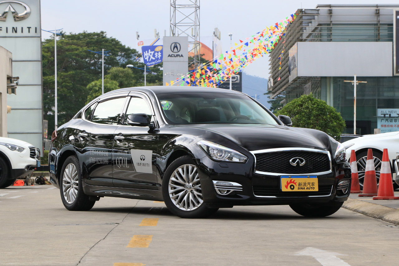 2017款英菲尼迪Q70L 2.5L自动豪华版