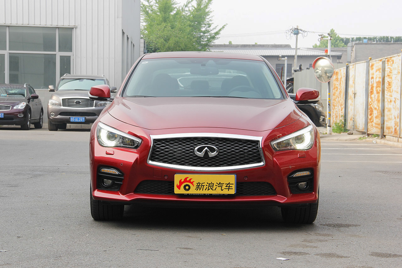 2016款英菲尼迪Q50L 2.0T自动豪华运动版