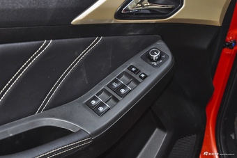 2016款昌河Q35 1.5L自动精英炫智版