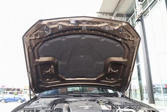 2016款奔驰E级E300L 豪华型