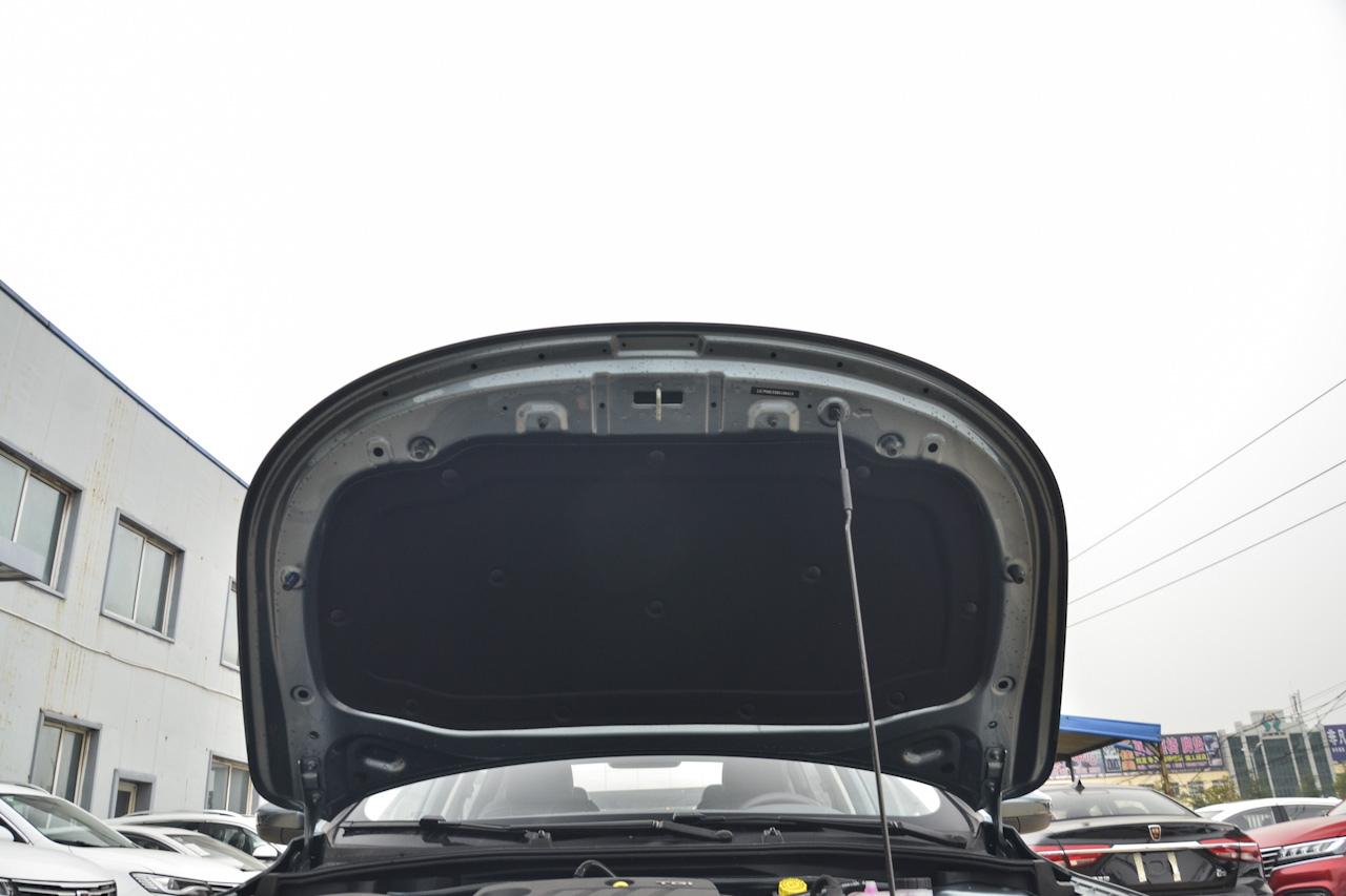 2017款荣威i6 1.0T手动豪华版16T