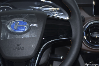 2016款昌河Q25 1.5L手动乐惠版 炫酷白