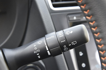 2016款斯巴鲁XV 2.0L自动精英导航版