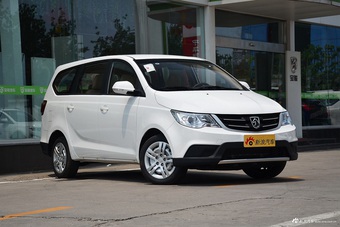 2016款宝骏730 1.5L手动超值版 7座