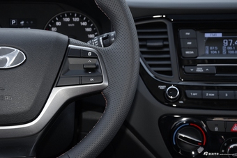 2017款悦纳RV 1.4L自动活力版SPORT