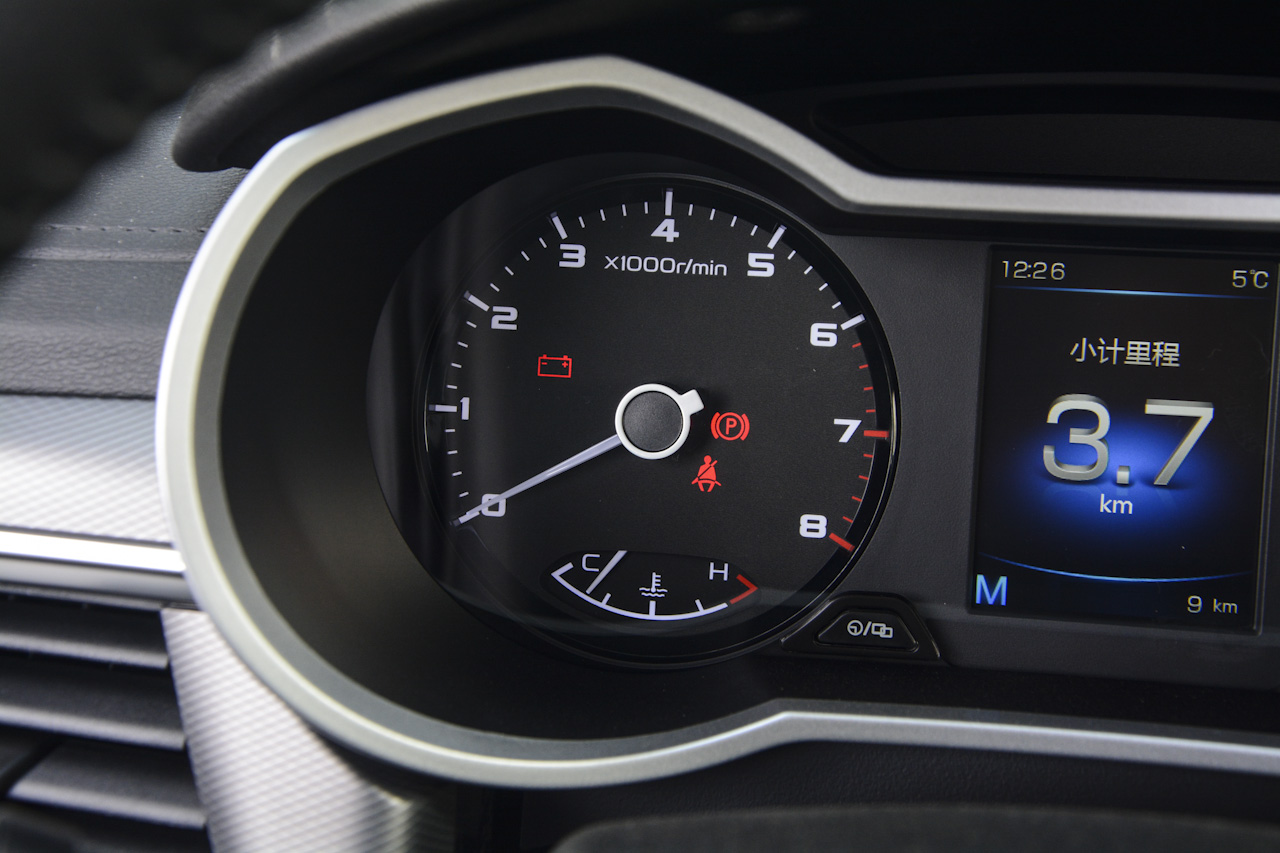 2018款吉利帝豪GL 1.8L手动精英智联型