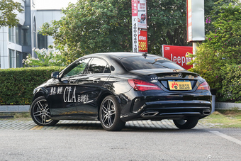 2017款奔驰CLA级改款 2.0T自动220 4MATIC