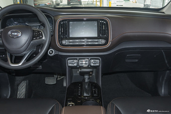 2017款传祺GS3 200T 1.3T自动尊贵版