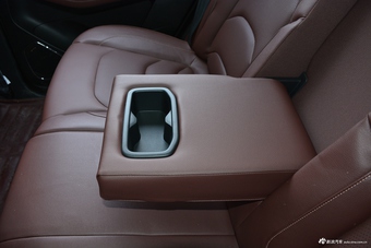 2017款宝骏560 1.5T DCT旗舰型