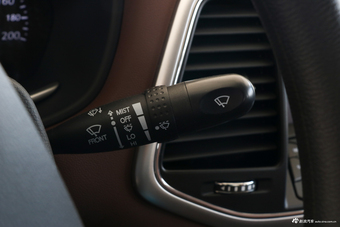 2018款领主2.5T手动柴油超享版两驱舒适型标双SD4V25R-100