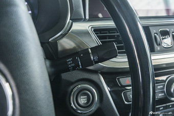 2017款传祺GA8 2.0T 320T自动至尊版