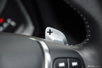 2016款沃尔沃V60 2.0T自动 T5 智雅版