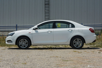 2017款吉利帝豪1.5L手动三厢百万款时尚型