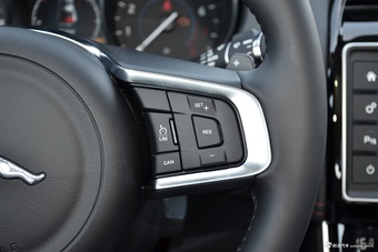 2017款捷豹XE R-SPORT 2.0T自动i4 Ti (200PS)